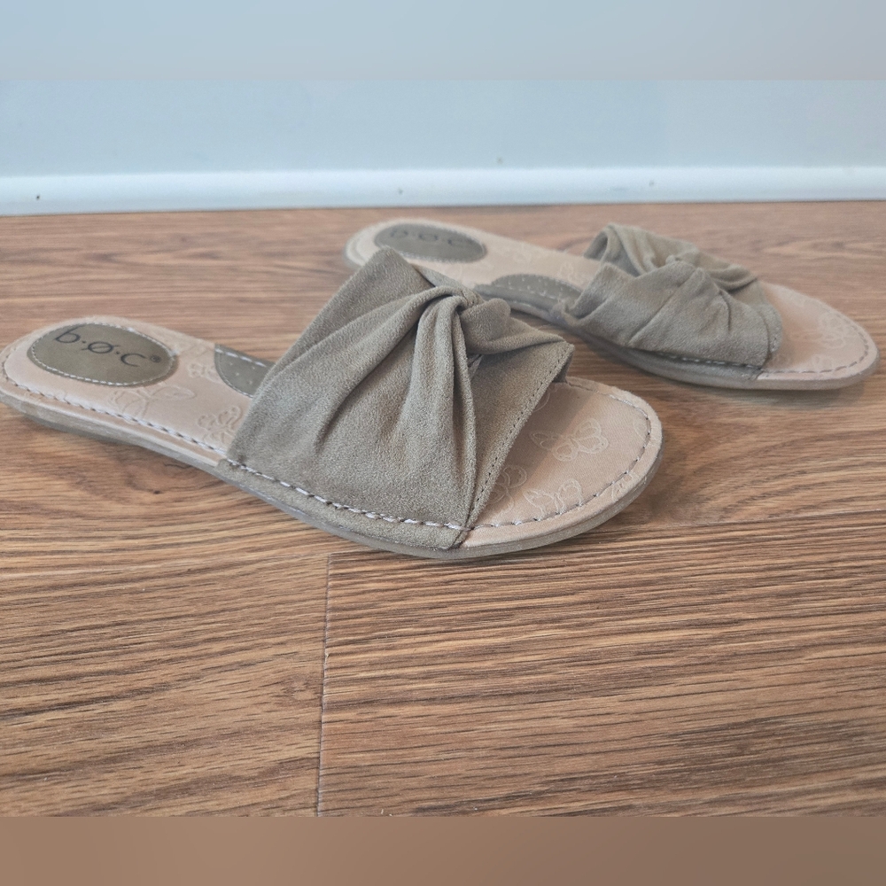 b.o.c. Women's Tan Faux Suede Slide Sandals